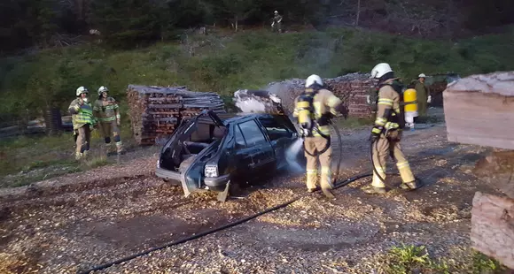 Übung Fahrzeugbrand